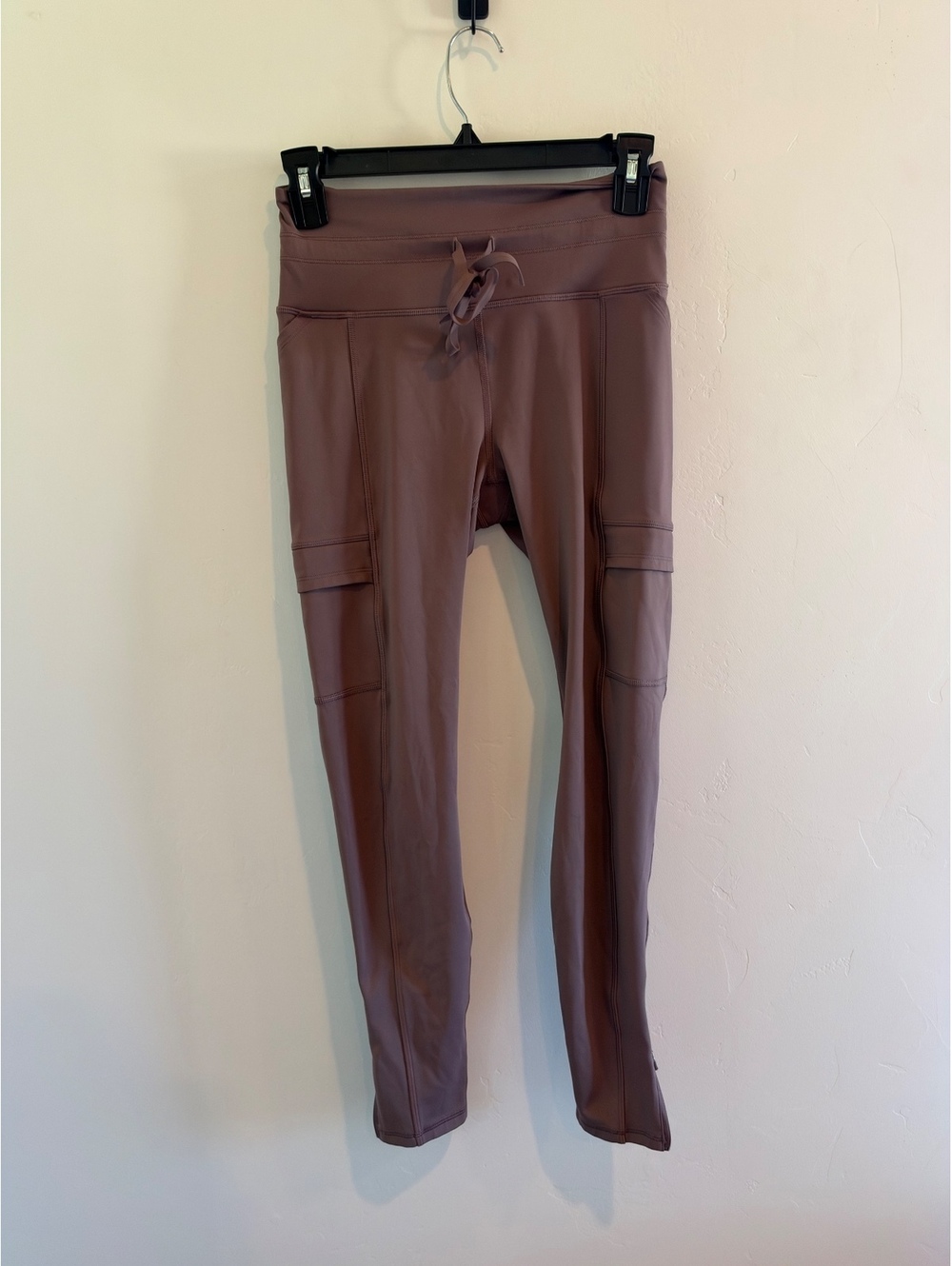 Athleta Rainier Cargo Tight Women’s Size Small Mauve Purple Leggings Pockets